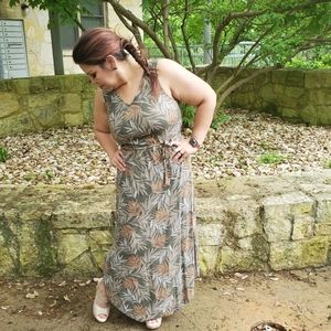 A New Day Sleeveless Leaf Patterned Maxi Dress